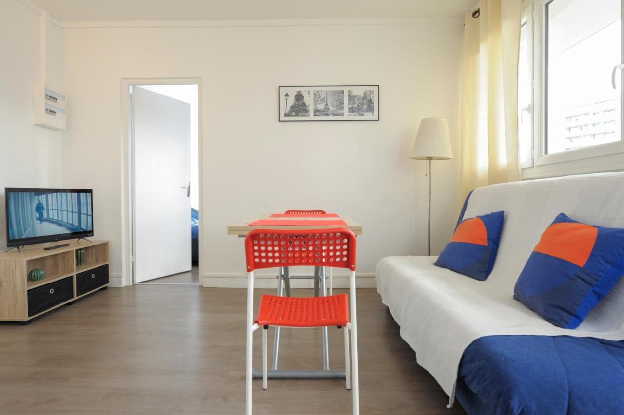 2 Pieces Proche De Paris